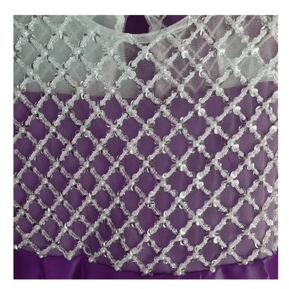 COLOR: PLUM